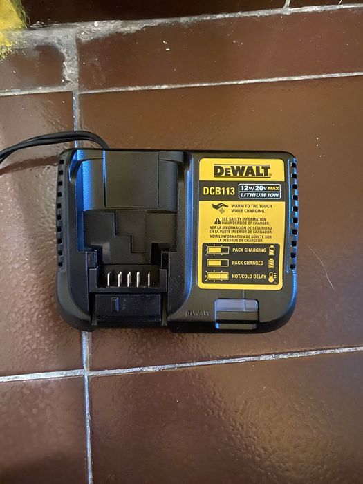 Ladowarka dewalt