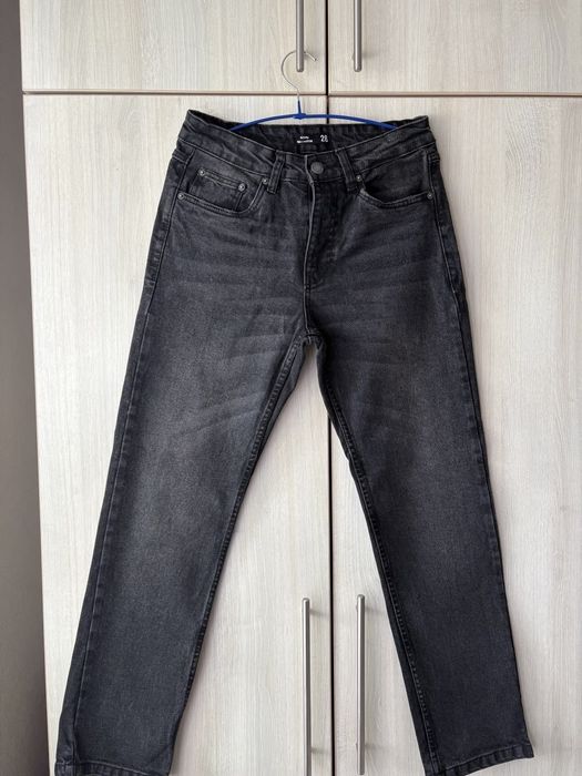 Класичні джинси на підлітка