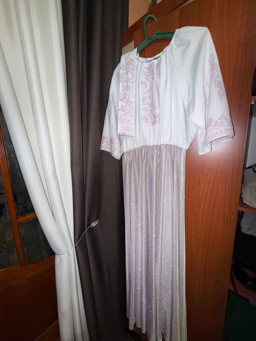 Вишиване плаття машинна вишивка