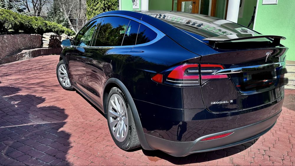 Tesla Model X 100d