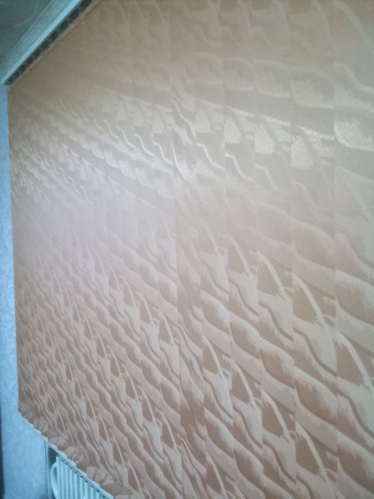 Вертикальні жалюзі