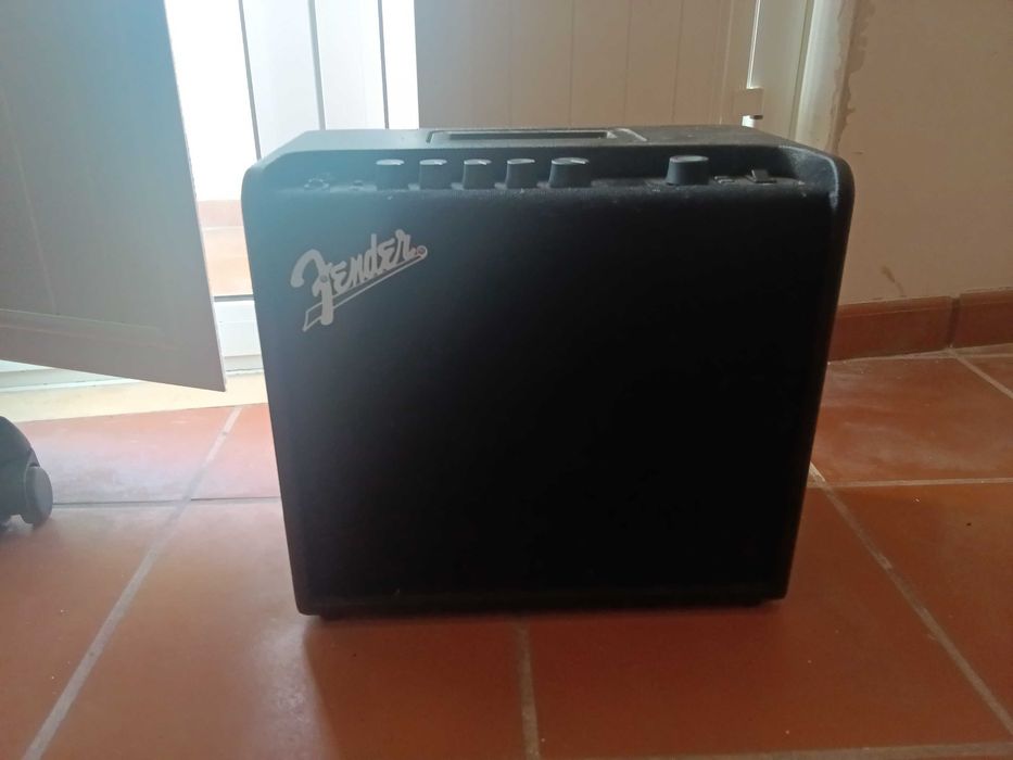 Amplificador Fender Mustang lt25