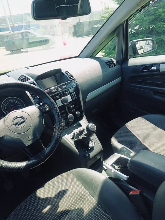 продам Opel zafira B терміново