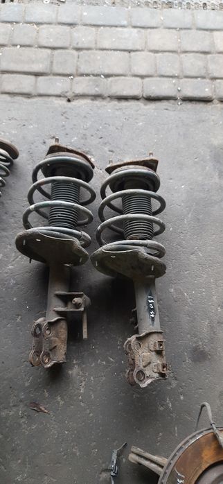 Amortyzatory przód hyundai i30 2008r 1.4