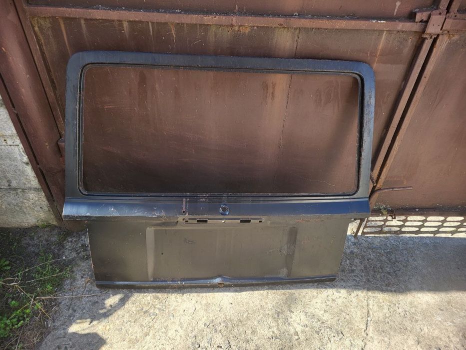 Продам задню ляду на ваз 2104