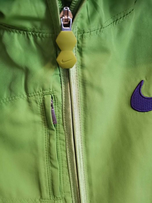 Вітровка жіноча NIKE нова