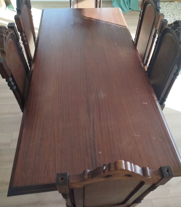 Vendo 1 mesa e 6 cadeiras