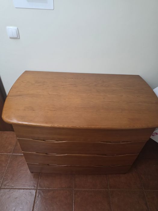 Cómoda usada como nova