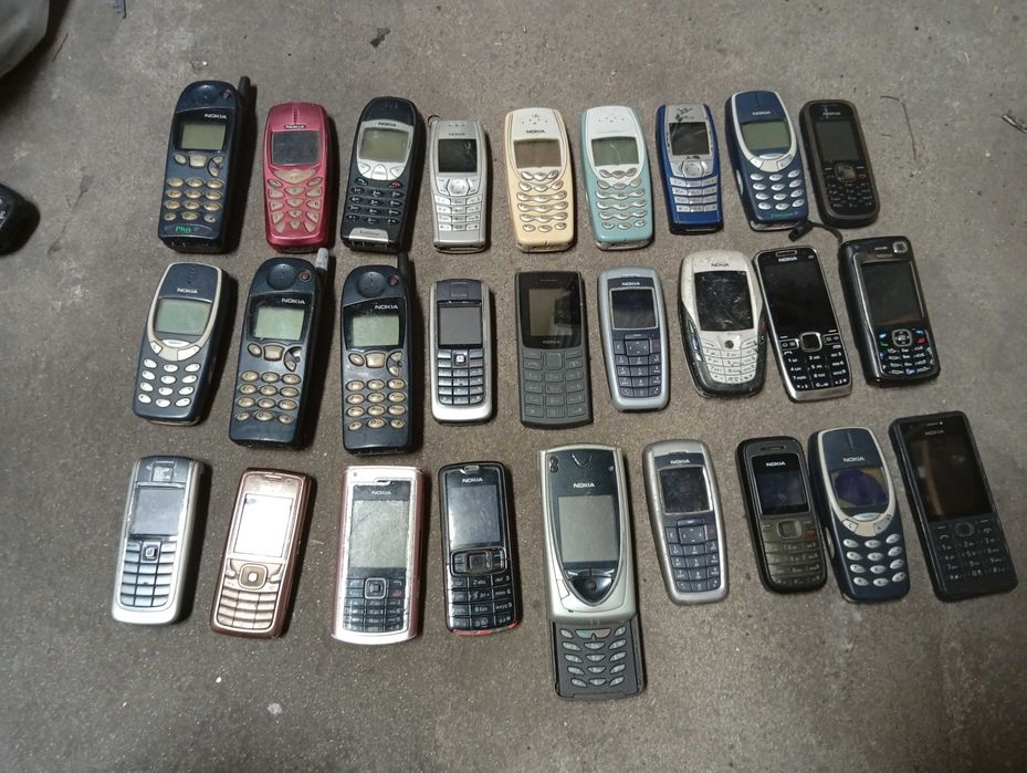 Stare telefony po 20-50zł sztuka