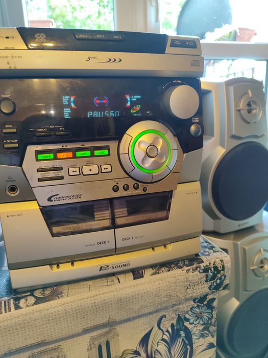 Stereo z głośnikami