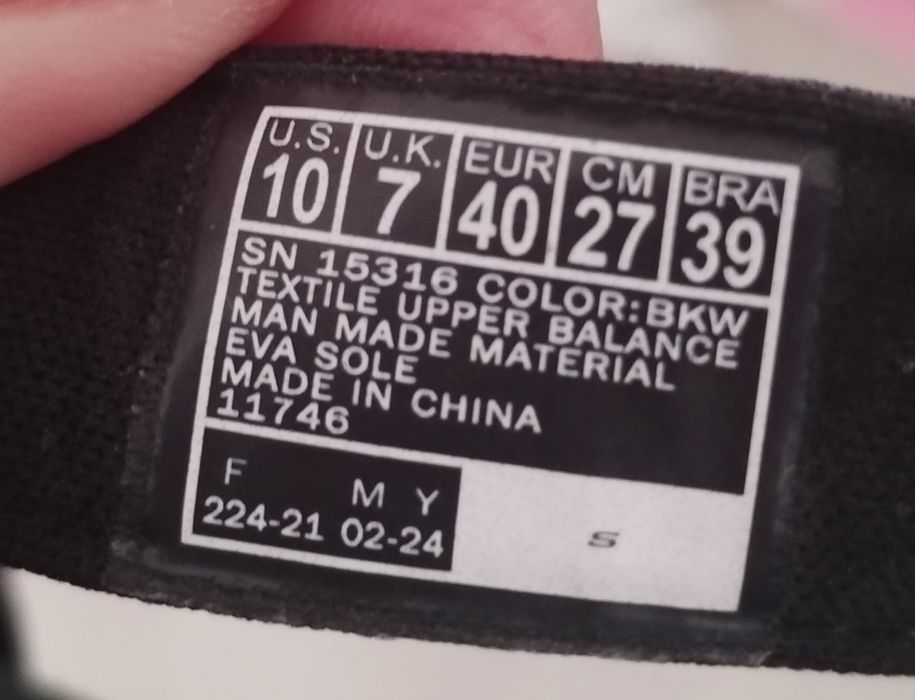 Оригінальн новіі фірмові сандалі Skechers, розмір 40