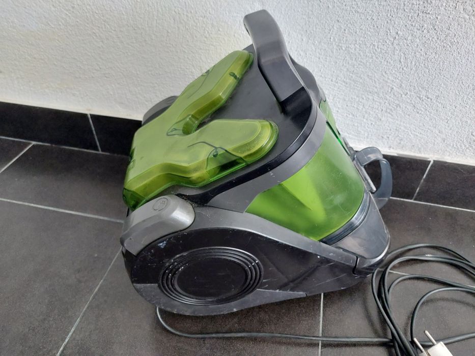 Aspirador Rowenta RO665201 a funcionar, com acessórios. Ler descrição