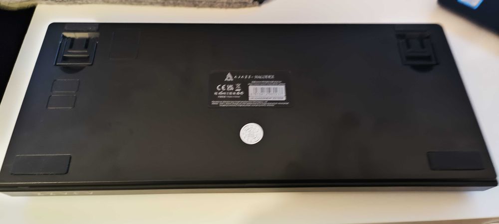 Teclado com fios AJAZZ AK820 - RGB