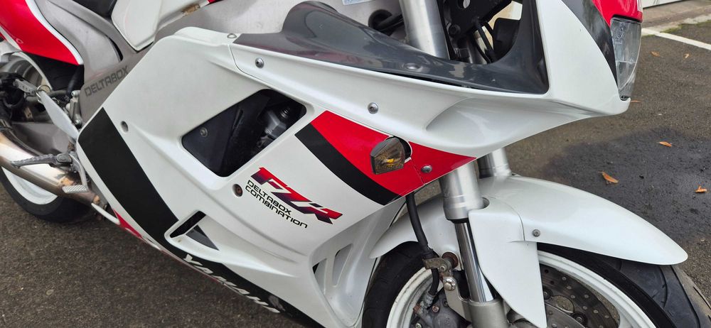 Yamaha fzr1000