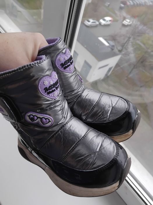 Продам дутики,ботинки.