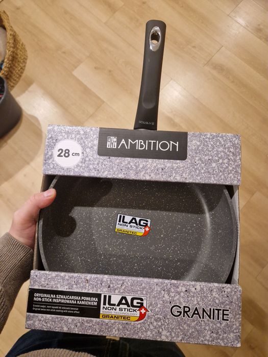 Patelnia 28cm nowa