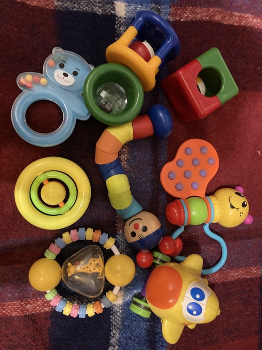 Дуже якісні іграшки для малюків Tolo