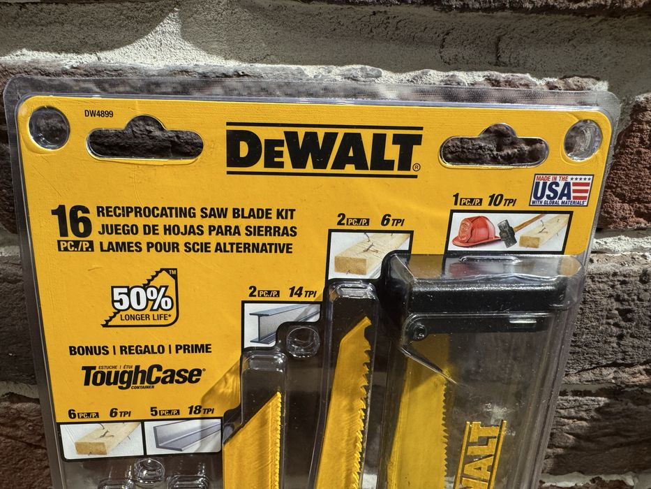 Набор полотен для сабельной пилы DeWalt DW4899  16 шт и тубус