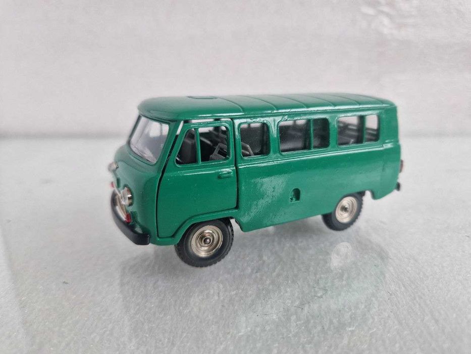 Уаз 452 А34 в изумрудном цвете. модель 1:43 сделано в СССР машинка