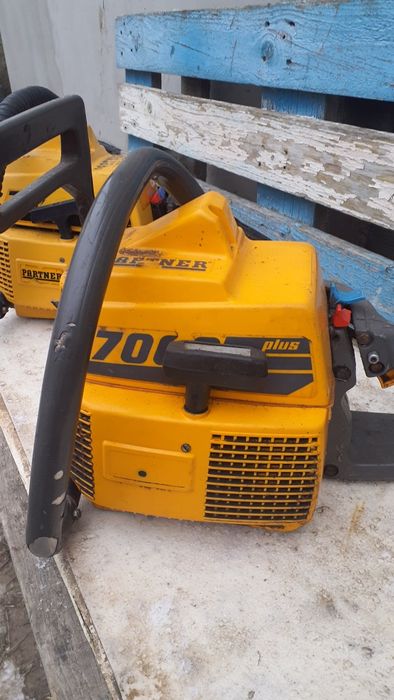 Професійні бензопили Партнер 700
