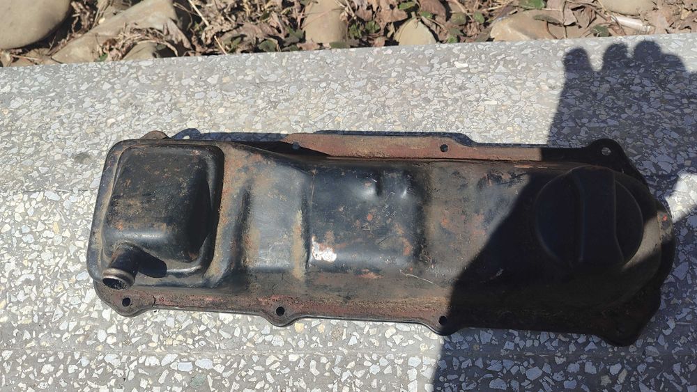 Кришка двигуна 1.8бензин Audi