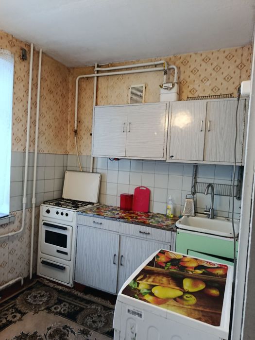 Здається  1 кімнатна Льотне містечко