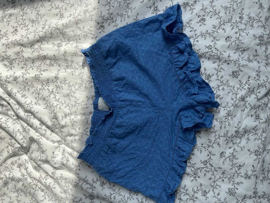 Szorty z falbanką next niebieskie ażurowe