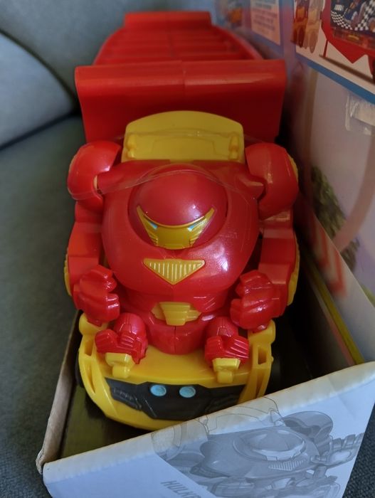 Hot Wheels Racer Verse Marvel Hulkbuster Transporter