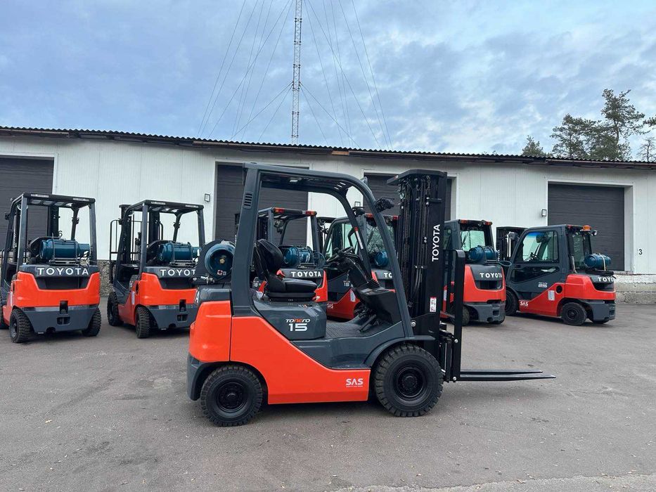 Новий газ-бензиновий навантажувач TOYOTA 02-8FGF15, підйом - 4.7м