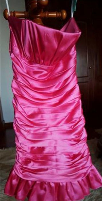 Vestido cerimónia fúscia jovem e elegante S/M