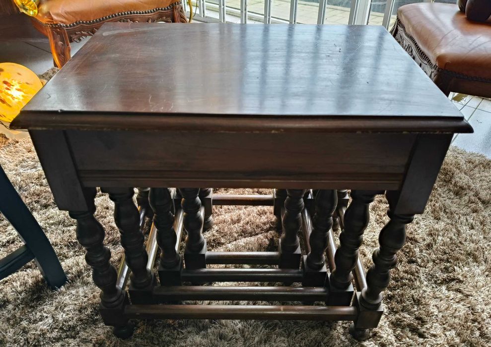 Conjunto de mesas de apoio "ninho"