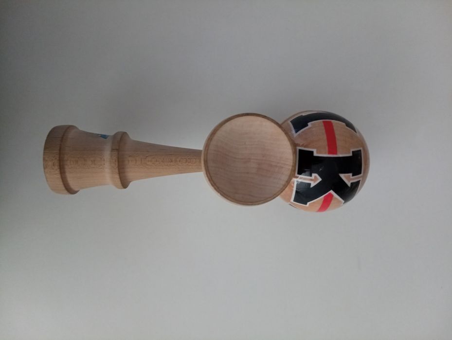 Kendama Krom Kollege