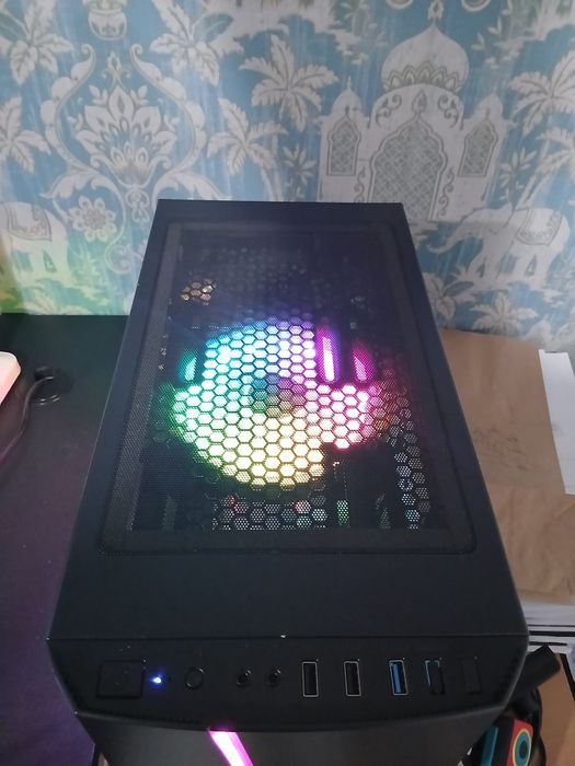 PC i5 6500 com gráfica 4GB  como novo