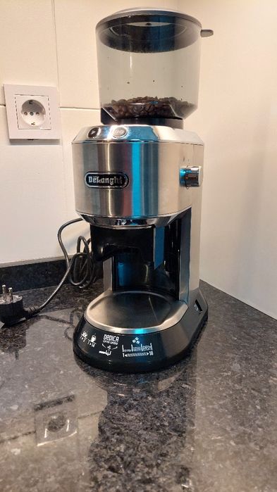 Máquina + Moinho Café Delonghi Cinza