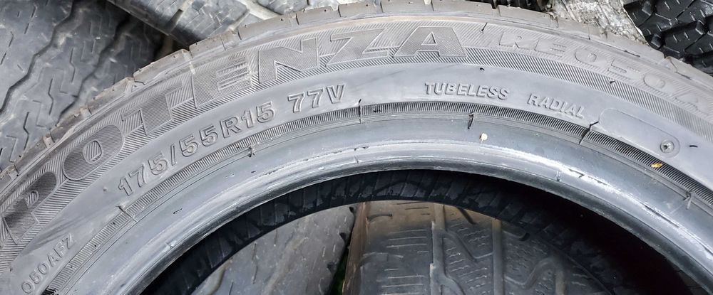 Летние шины 175/55R15 77V Brigestone Potenza RE050A.