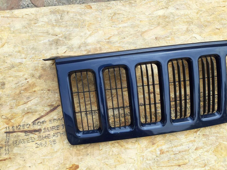 Grill atrapa Jeep Commander oryginał