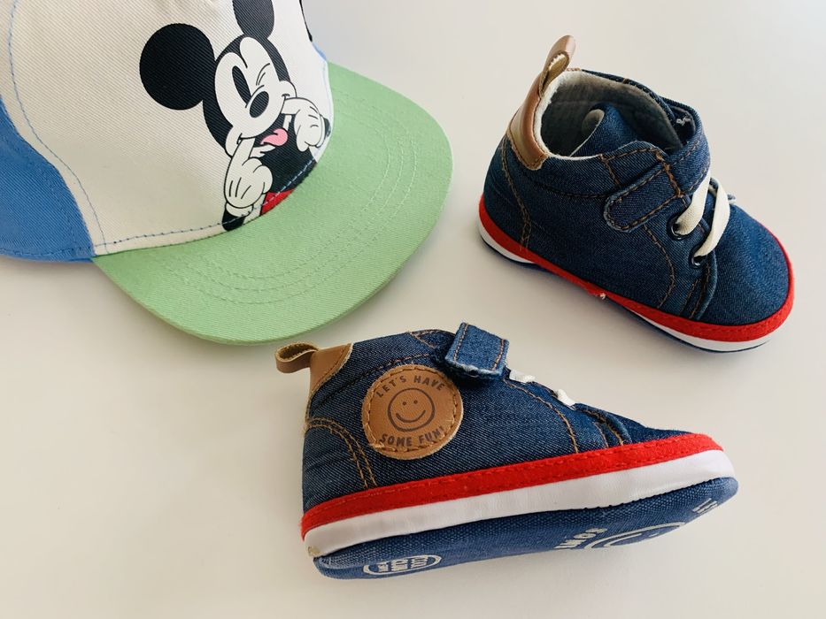 Czapeczka H&M 62/68 i buciki niechodki Cool Club 18