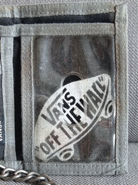 Portfel VANS na łańcuchu