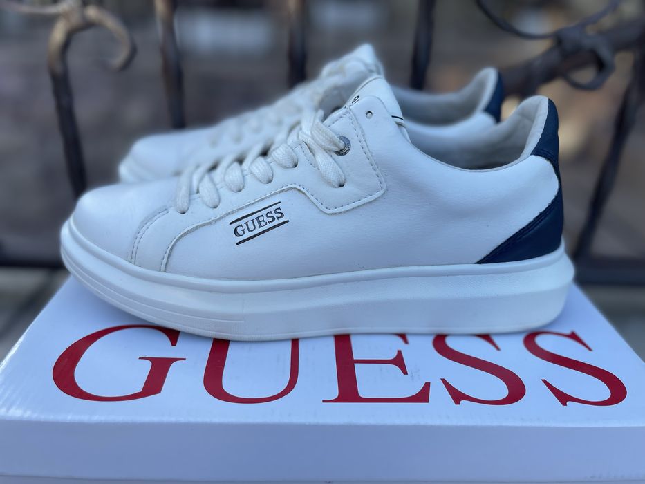Кросівки Guess 41 розмір