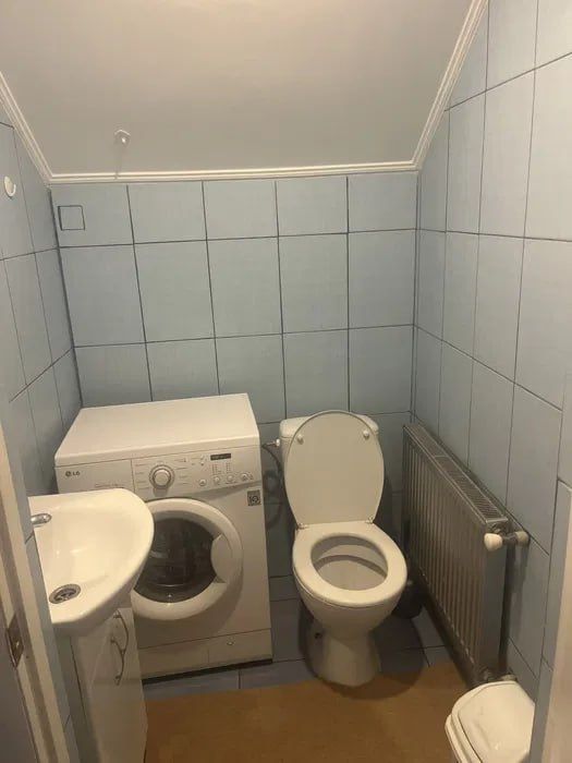 Оренда частини будинку з подвірʼям