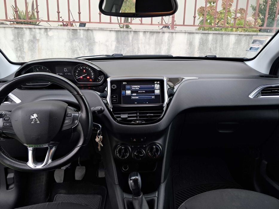 Peugeot 208 1.6 HDi Style | 2016 | 188.000 km | 6900 €