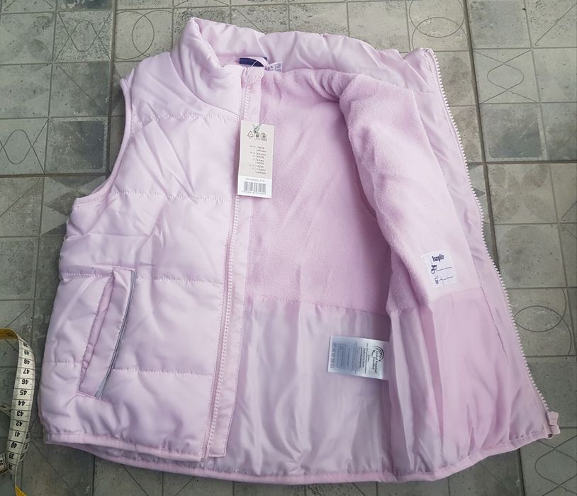 Жилетка безрукавка для дівчинки 116 розміру