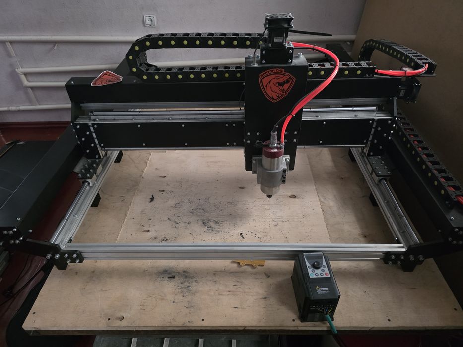 Фрезерний станок ЧПУ cnc
