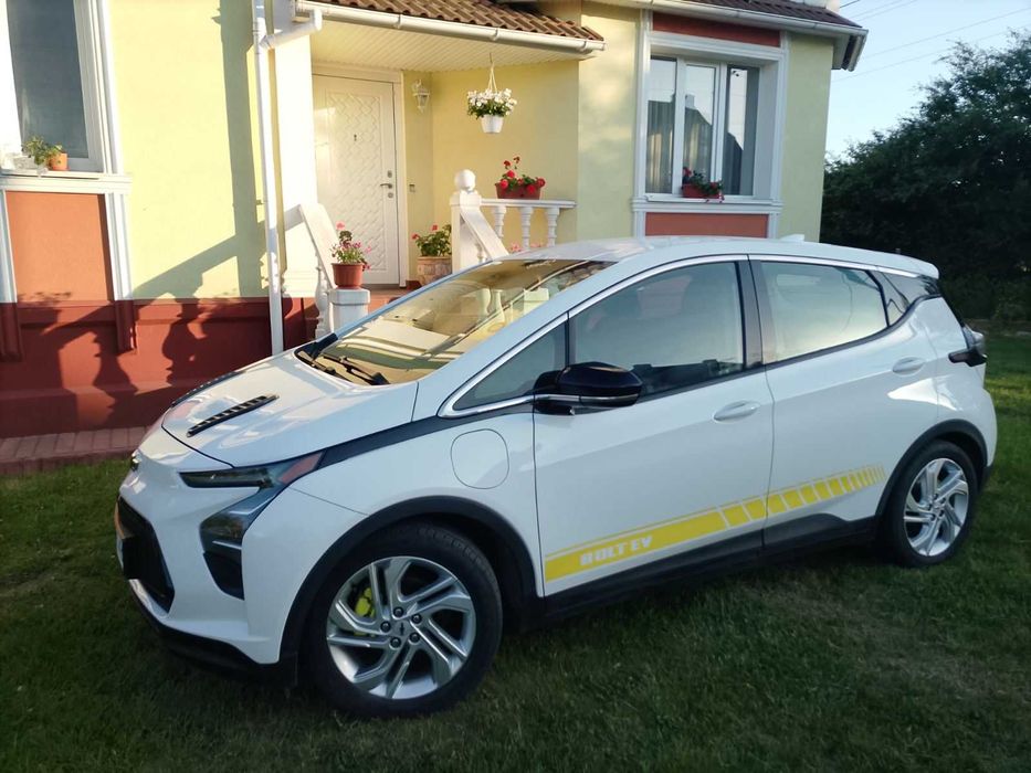 Продам Chevrolet Bolt EV 1LT