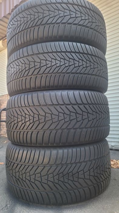 305 40 20/275 45 20 Hankook Winter Icept Evo 3