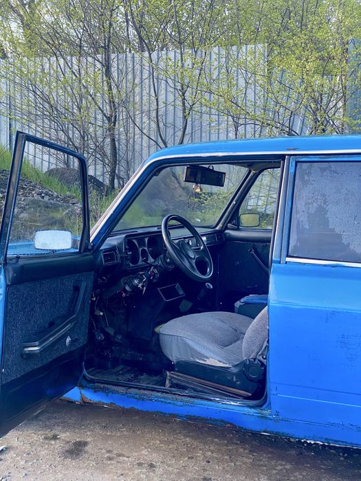 Автомобіль ваз 2105