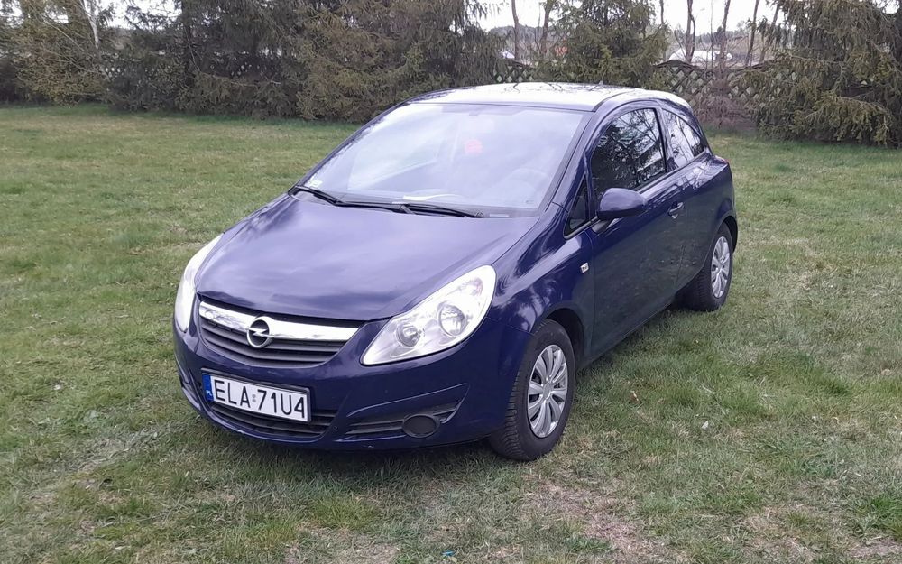 Opel Corsa Benzyna, klimatyzacja, aktualny przegląd i OC
