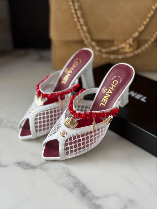 Sandały Chanel White Leather