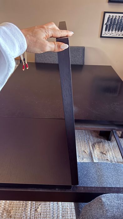 Mesa de madeira maciça extensível