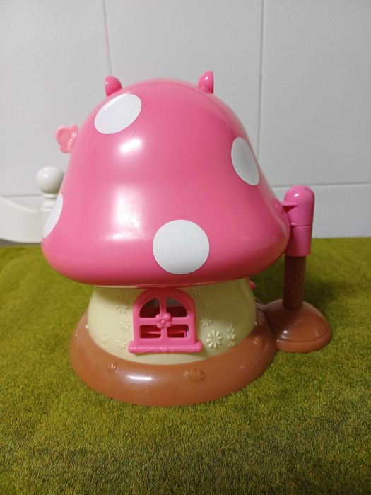 Casa da Hello Kitty em forma de cogumelo